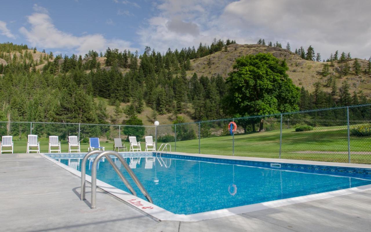 St Andrews By The Lake Golf Resort Kaleden Exterior foto